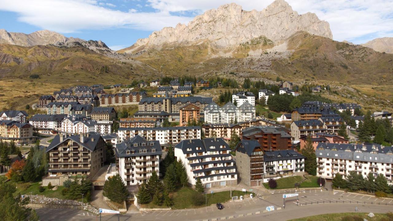 Apartamentos Formigal Exterior photo